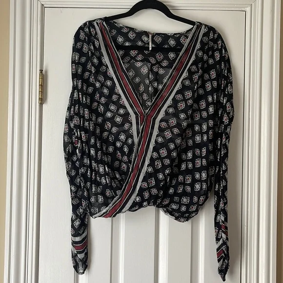 NWT FREE PEOPLE BOHO LONG SLEEVE TOP MEDIUM - Picture 5 of 6